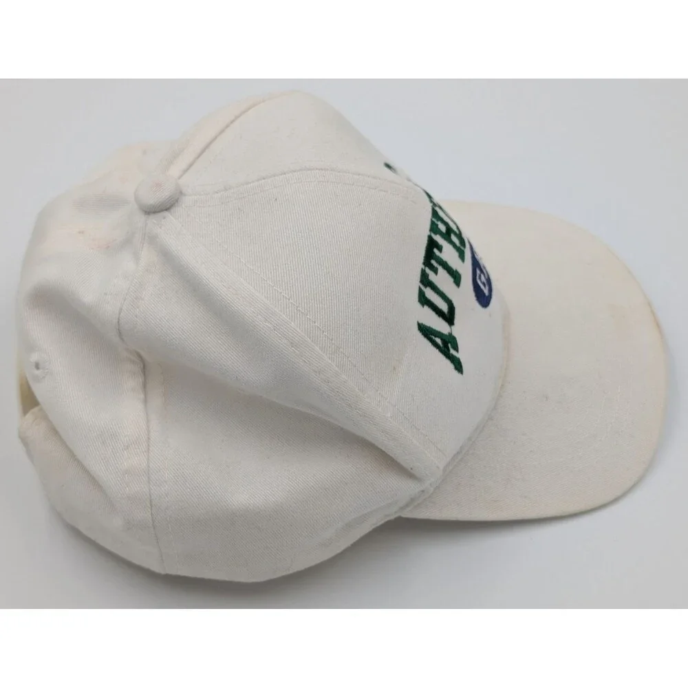 Authentic GAP Women’s White Hat Cap  Snapback Size Medium